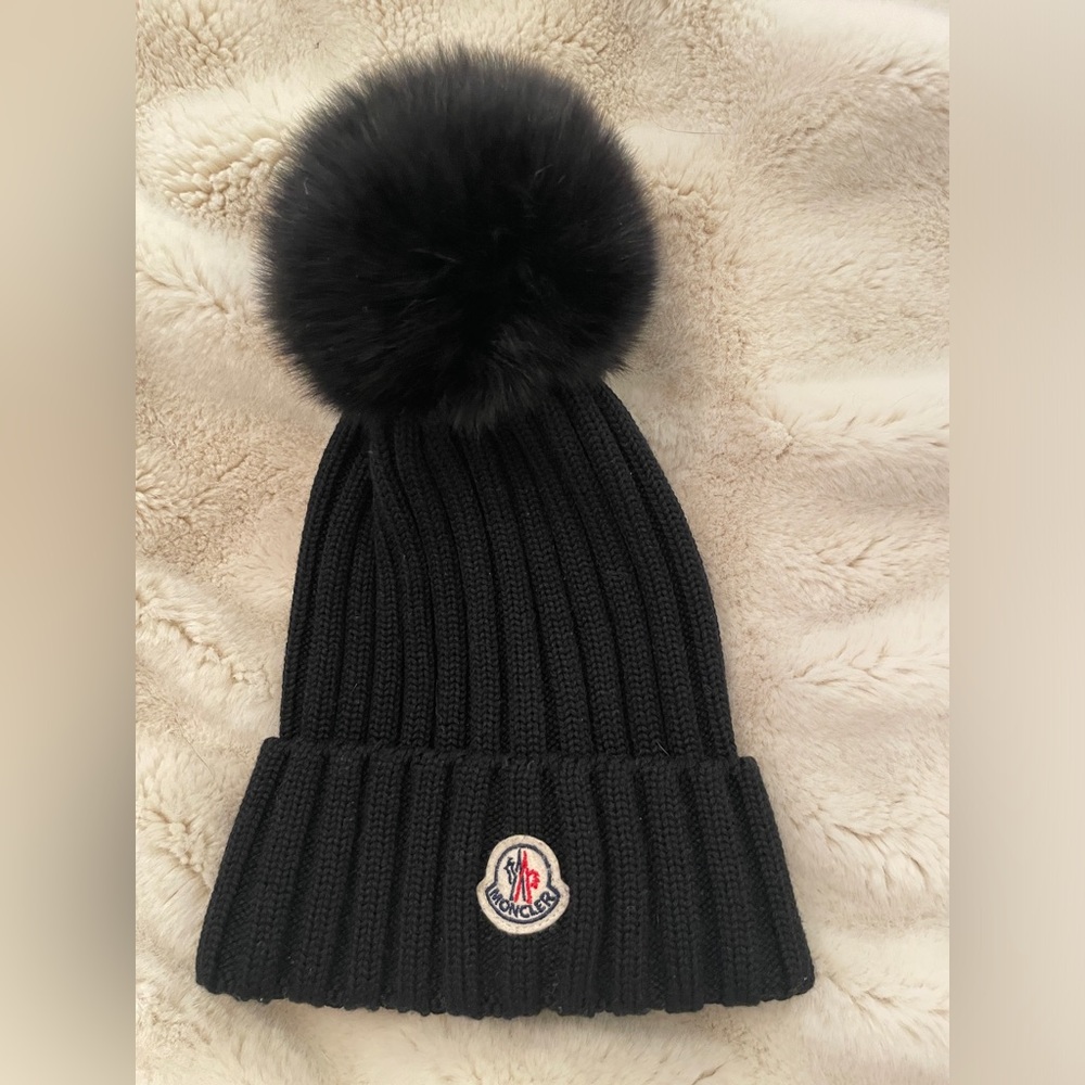 MONCLER Berretto Beanie With Fox Fur Pom Black
